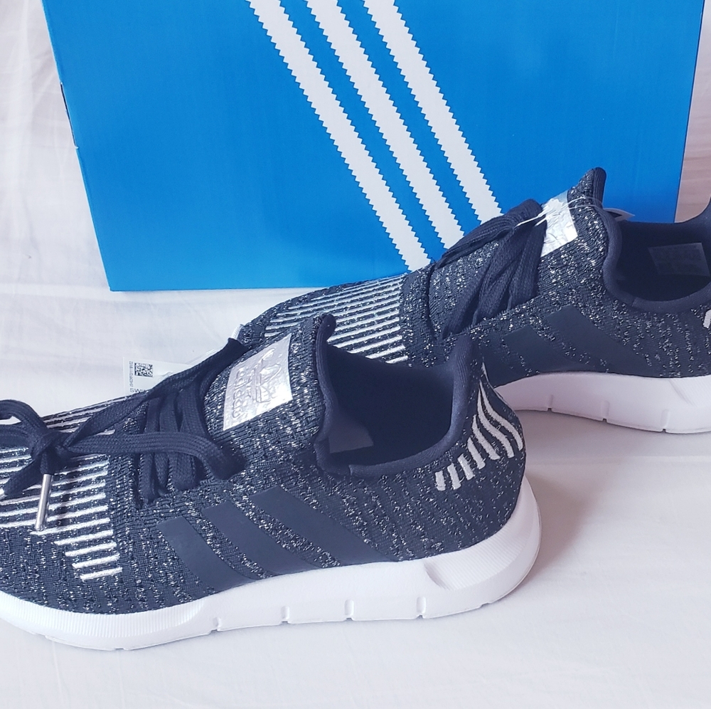 Adidas Swift Run Core Black